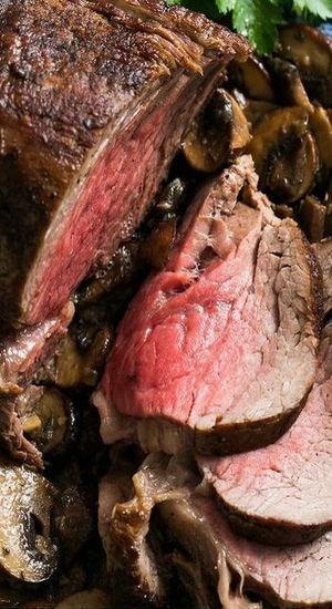 Roast Mushrooms, Roast Beef Tenderloin, Filet Of Beef, Filet Mignon Roast, Perfect Roast Beef, Beef Tenderloin Recipes, Tenderloin Roast, Sautéed Mushrooms, Beef Filet