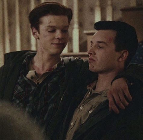 Shameless Scenes, Shameless Mickey And Ian, Shameless Characters, Ian Gallagher, Ian Shameless, Kazan Russia, Shameless Tv Show, Noel Fisher, Mickey And Ian