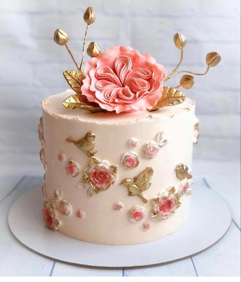 Peach Wedding Cake, Wedding Cake Peach, Buttercream Cake Designs, Bolo Fit, Elegant Birthday Cakes, Pink Birthday Cakes, Peach Cake, Barbie Cake, Cake Decorating Designs