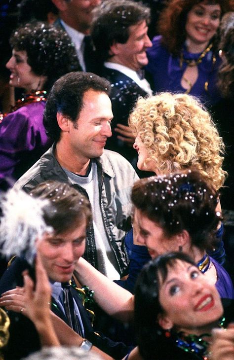 New Year Movie, Harry And Sally, Eve Songs, New Years Eve Quotes, New Year Eve Movie, Billy Crystal, Nora Ephron, When Harry Met Sally, Septième Art