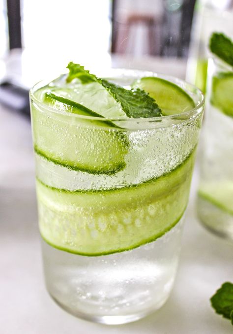 For some reason, with the warm weather also comes a plethora of sweet cocktails. But if you like your drinks dry — which is to say, the opposite of sweet — then you’re going to love my new must-have mixer behind the bar, not to mention this sparkling cucumber cocktail. I recently discovered Dry Soda when grocery shopping and was intrigued by the low calories. Cucumber Cooler, Cucumber Cocktail, Baby Shower Punch Recipes, Sweet Cocktails, Sparkling Drinks, Think Food, Entertaining Recipes, Punch Recipes, Refreshing Drinks