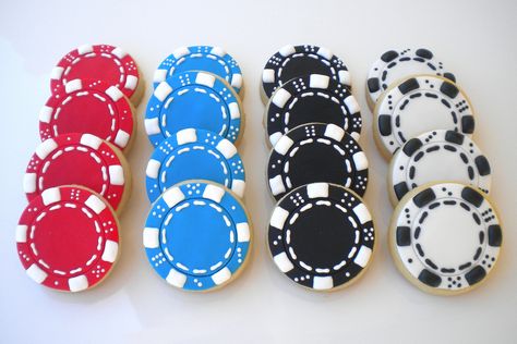 Casino Birthday Party, Casino Royale Theme, Casino Birthday, Casino Theme Party Decorations, Poker Party, Brownie Cupcakes, Vegas Party, Poker Chip, Poker Night