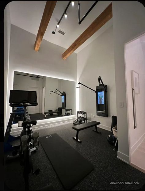 Black Home Gym, Home Gym Black, Gym Room Ideas, Modern Home Gym, Small Home Gym, Gym Garage, Basement Gym, Gym Room At Home, Home Gym Decor