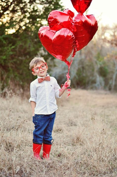 Valentine Mini Photo Session Ideas, Valentines Pictures Kids, Valentines Mini Session Ideas, Valentines Mini Session, Valentines Pics, Valentines Photos, Valentine Shoot, Photo Valentines, Valentines Photoshoot