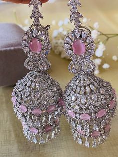 Beaded Wedding Jewelry, Bridal Jewelry Sets Brides, Gold Earrings Models, Bridal Jewellery Design, Ear Chain, Heavy Earrings, Expensive Jewelry Luxury, Fancy Jewellery Designs, Fancy Jewellery