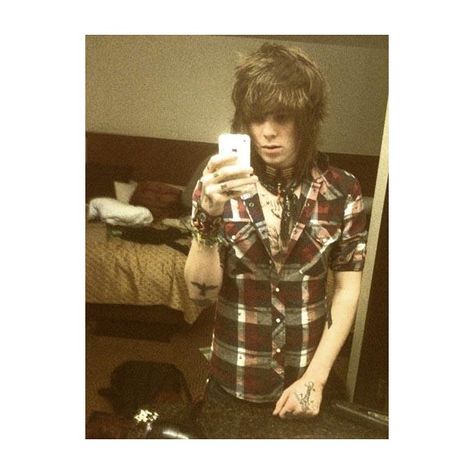 Never Shout Never Christofer Drew Ingle ❤ liked on Polyvore Christopher Drew, Never Shout Never, Chris Drew, Long Scene Hair, Music Obsession, Scene Punk, Emo Love, Scene Boys