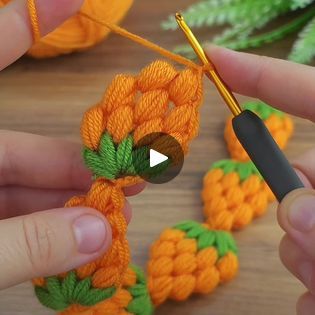 Model Tutorial, Strawberry Baby, Crochet Strawberry, Bandana Baby, Tutorial Crochet, Orange And Green, Crochet Jewelry, Crochet Ideas, Very Well