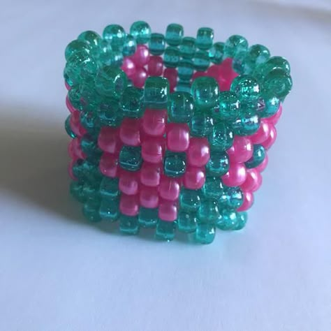 Kandi Aesthetic, Kandi Bag, Kandi Charms, Arcade Carpet, Kandi Inspiration, Kandi Rave, Kandi Cuff Patterns, Rave Ideas, Diy Kandi Bracelets