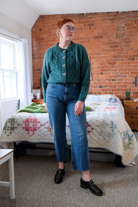 Everlane Way-High Jean Review - On a Size 30 - Leah Wise - StyleWise Everlane Way High Jean, Curvy Jeans Outfit, Everlane Outfit, Sailor Jean, Everlane Jeans, Curvy Jeans, Fall Fits, Long Torso, High Rise Denim