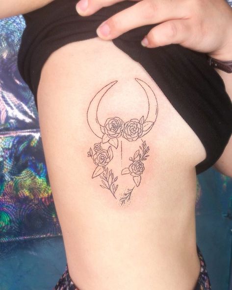 Taurus Bull Tattoo, Tattoos Taurus, April Taurus, Camelia Flowers, Tattoo Frau, Tattoos Cool, Taurus Symbol, Back Tattoos Spine, Leo Constellation Tattoo