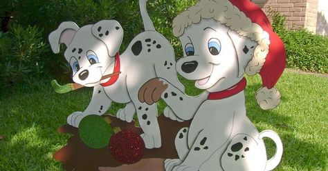 Christmas Wood Cutouts Yard Art, Disney Quilts, Bottle Sketch, Dalmatian Christmas, Lawn Ideas, Outdoor Christmas Decorations Yard, Disney Quilt, Disney Christmas Decorations, Christmas Template