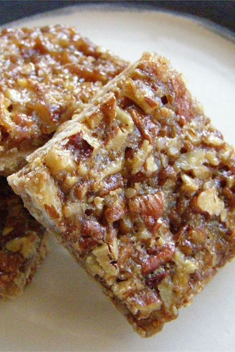 These quick pecan pie bars are an easy pecan pie bars recipe! Bake the best pecan pie bars using light corn syrup and pecans. You will love baking this pecan pie recipe for an easy Thanksgiving dessert or Christmas dessert! Easy Pecan Pie Bars, Pecan Pie Bar, Pecan Pie Bars Easy, Easy Pecan Pie, Pecan Pie Bars Recipe, Pecan Pie Cake, Sweet Bars, Holy Cannoli, Pecan Pie Easy