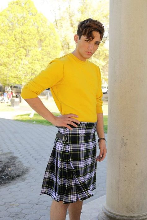 really nice pants. fits perfectly and material is a great quality Guy In Skirt Aesthetic, Men Wearing Dress, Man Wearing Dress, Gordon Dress Tartan, Men In Dresses, Men In Skirts, Style Androgyne, Genderqueer Fashion, Boys Wearing Skirts