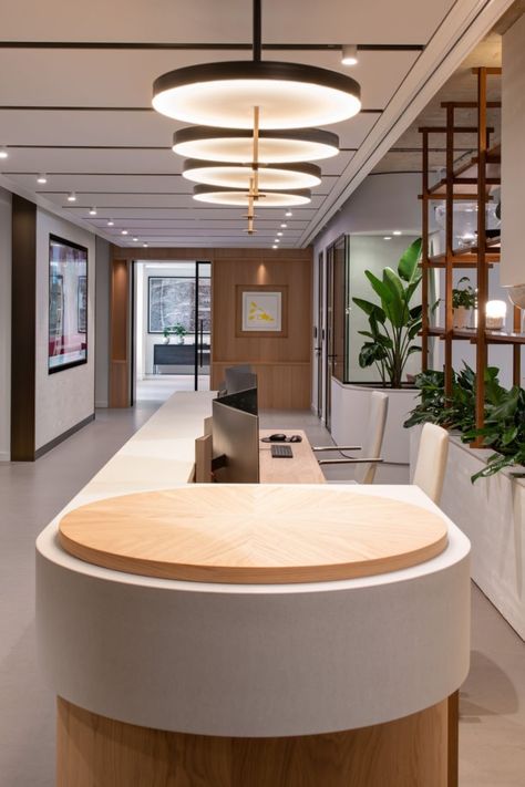 Office Reception Interior Design, Round Reception Desk, Office Lounge Area Design, Corporate Furniture, Office Reception Area Design, Corporate Office Interior Design, Coworking Office Design, Company Reception, Reception Area Design