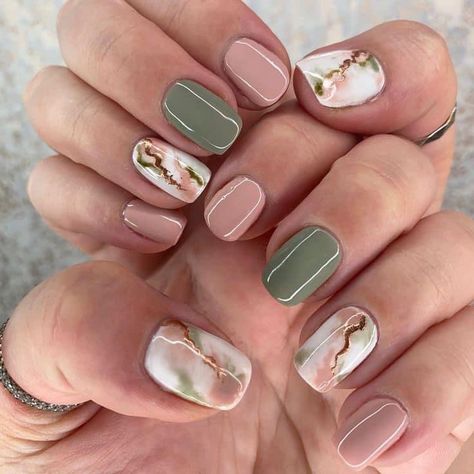 Pink And Green Pedicure Ideas, Gel Nails Ideas Short Wedding, Green Pink Gold Nails, Green And Pink Nails Ideas, Sage Green Wedding Nails, Sage Green And Pink Nails, 40th Birthday Nails, Bachelorette Nails, Blush Pink Nails