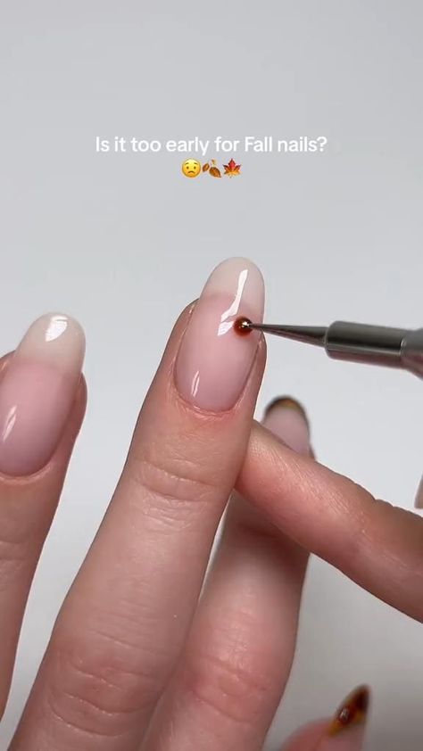 Nails 2024 Clean Nails Aesthetic, Creamy White Nails, Nails Pale Pink, Back To School 2023, September Fall, Pale Pink Nails, 2023 Nail, September Nails, Nail Design Ideas