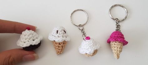 Free Pattern: Icecream & cupcake – With Love, Feli Crochet Mini Cupcake, Knit Cupcake, Crochet Cupcakes, Crochet Cupcake, Crocheted Toys, Cute Patterns, Peg Doll, Yarn Tail, Peg Dolls