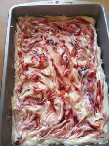 I have a Strawberry Sopapilla Cheesecake Recipe that is easy and oh so delicious! Sopapilla Cheesecake Recipe, Sopapilla Recipe, Sopapilla Cheesecake Bars, Raspberry Cheesecake Bars, Sopapilla Cheesecake, Cheesecake Crust, Mexican Desserts, Lime Cheesecake, Raspberry Syrup