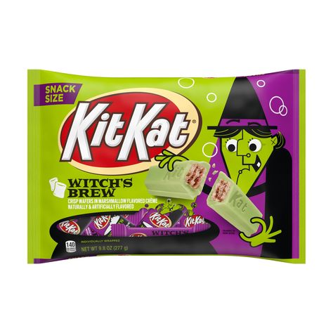 Free 2-day shipping. Buy Kit Kat, Halloween Witch's Brew Crisp Wafers in Marshmallow Green Crème Snack Size Candy, 9.8 Oz. at Walmart.com Best Halloween Candy, Kit Kat Candy, Candy Bar Bags, Halloween Witches Brew, Kit Kat Bars, Dulces Halloween, Halloween Kit, Easy Halloween Decorations, Halloween Candy Bags