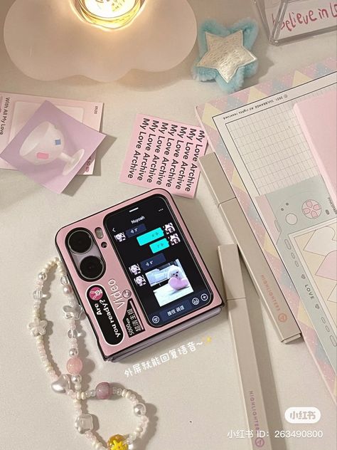 Android Flip Phone Aesthetic, Slide Phone Aesthetic, Oppo Phone Aesthetic, Oppo Flip Phone, Smartphones Aesthetic, Samsung Flip Phone Aesthetic, Samsung Phone Aesthetic, Aesthetic Samsung Phone, Samsung Flip Phone