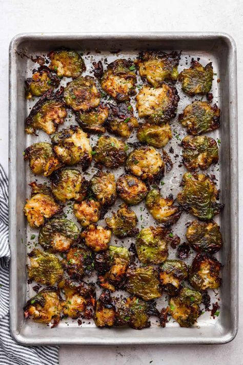 Smashed Brussels Sprouts Mashed Brussel Sprouts, Brussel Sprout Recipes Smashed, Smash Brussel Sprouts, Saltgrass Brussel Sprouts Recipe, Smashed Brussel Sprout Recipes, Charred Brussel Sprouts Recipe, Crispy Smashed Brussel Sprouts, Smashed Brussel Sprouts, Caramelized Brussel Sprouts