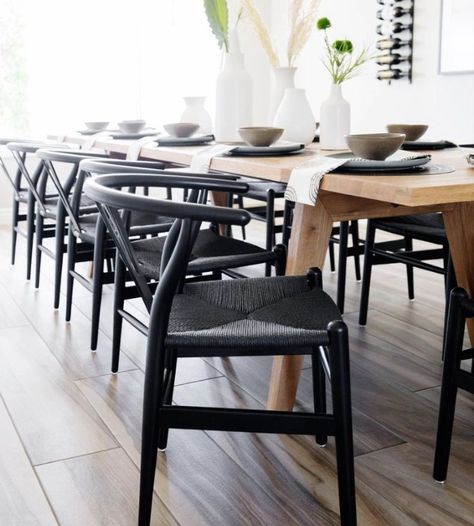 Black Y-shaped Wishbone Dining chairs. For a scandinavian style dining rooms. Minimal and modern. Purchase: https://amzn.to/3H5tUP1 Black Wishbone Dining Chairs, Wishbone Dining Chairs, Black Rattan Chair, Black Wishbone Chair, Chair For Office, Natural Wood Table, Rustic Bench, Beauty Corner, Amazon Home Decor