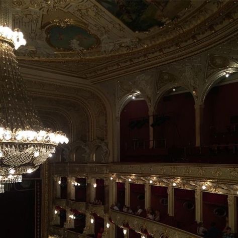 Theater Academia, Theatre Academia, Theatre Aesthetic, A Night At The Opera, Dark Academia Aesthetic, The Secret History, Light Academia, Academia Aesthetic, Throne Of Glass