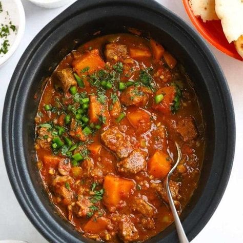 Slow Cook Lamb, Slow Cooker Curry Recipes, Slow Cooker Beef Curry, Cook Lamb, Slow Cooker Curry, Slow Cooker Lamb, Lamb Curry, Slow Cooked Lamb, Fried Chicken Breast