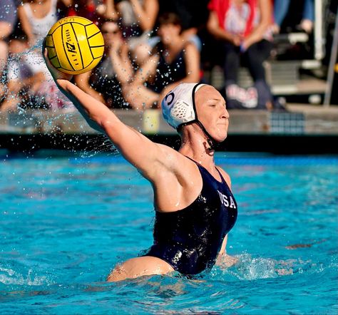 Paige Hauschild #5, Driver, USA National Women’s Water Polo Team Water Polo Aesthetic, Waterpolo Aesthetic, Water Polo Girls, Women's Water Polo, Sports Joke, Water Polo Team, Water Polo Players, Mamba Mentality, Ernie Banks