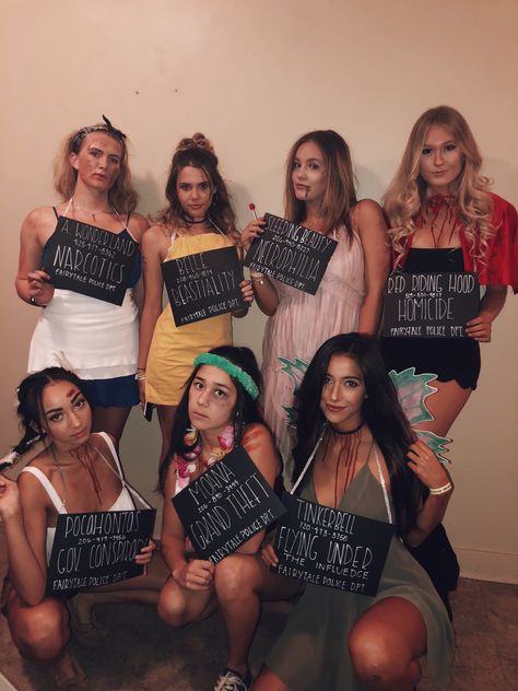 Halloween group costume idea😍 Ide Halloween, Girl Group Halloween Costumes, Diy Group Halloween Costumes, Best Group Halloween Costumes, Halloween Group, Cute Group Halloween Costumes, Bff Halloween Costumes, Best Friend Halloween Costumes, Halloween Coustumes