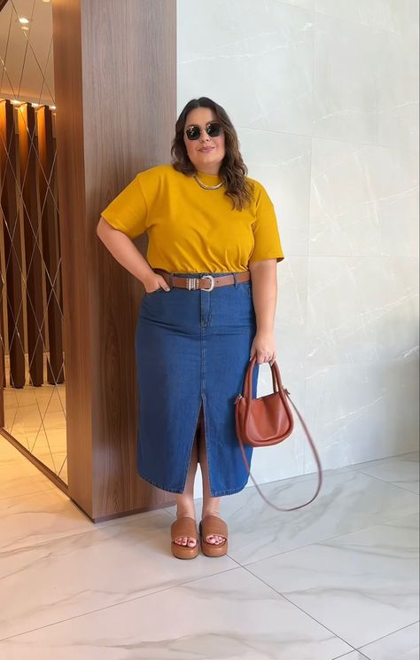 Plus Size Denim Skirt Outfit, Denim Skirt Outfit Summer, Denim Midi Skirt Outfit, Long Denim Skirt Outfit, Outfits Gorditas, Casual Elegant Style, Jean Skirt Outfits, Post Partum Outfits, Church Outfit