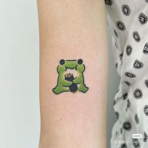 Funny Frog Drawings, Small Funny Tattoos, Frog Tattoo, Frog Tattoos, Be Serious, Cute Little Tattoos, Cute Tiny Tattoos, Tatuaje A Color, Clean Slate