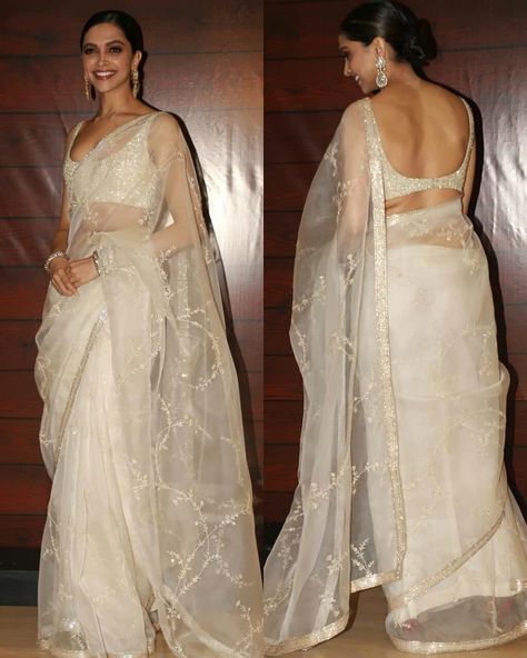 Deepika Padukone Looks Divine As She Turns Up for Javed Akhtar's 75th birthday Bash - HungryBoo Deepika Padukone Looks, Indian Party Wear Saree, Saree For Women Indian, Javed Akhtar, डिजाइनर कपड़े, Designer Sari, Bridesmaid Saree, Indian Party, Indian Party Wear