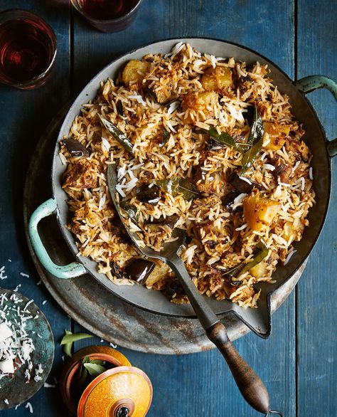 Aubergine Coconut Rice Guest Recipes, Chapati Recipes, Nigella Lawson Recipes, Cooking Basmati Rice, Tomato Curry, Indian Dinner, Tomato Rice, Fall Dinner Party, Fresh Coconut