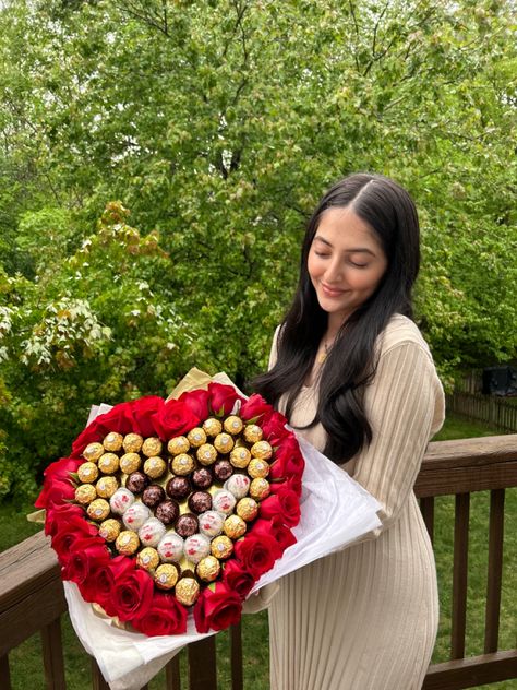 Roses And Chocolate Gift Flower Bouquets, Heart Chocolate Bouquet, Chocolate Roses Bouquet, Chocolate And Roses Bouquet, Diy Rose Bouquet, Flowers And Chocolate, Red Flower Bouquet, Valentine Flower Arrangements, Chocolate And Coconut