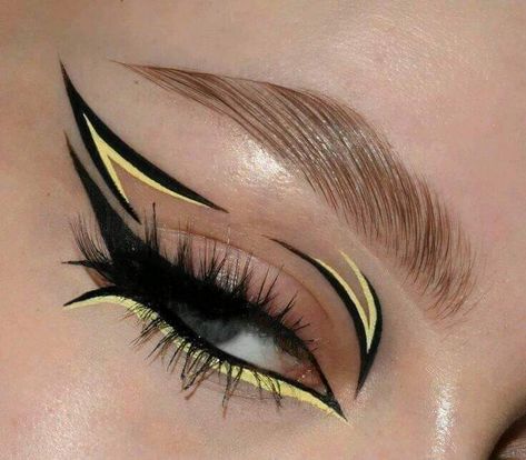 Eyeliner Art Creative, Eyeliner Bleu, Eyeliner Designs, Cute Eye Makeup, Graphic Makeup, Graphic Eyeliner, Swag Makeup, Eye Makeup Pictures, Smink Inspiration