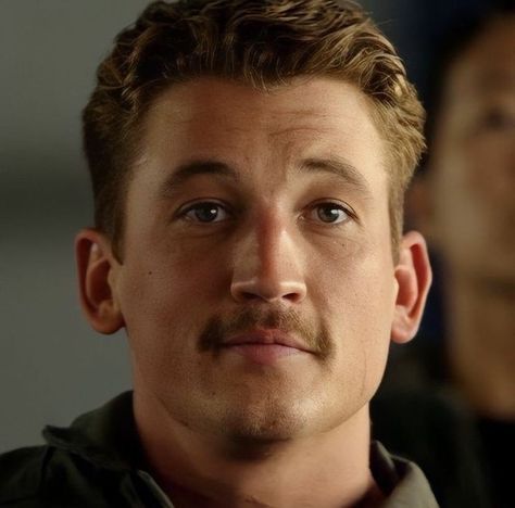 ᶠᵃⁿˢ ᵐⁱˡᵉˢ ᵗᵉˡˡᵉʳ on X: "#milesteller #rooster ❤️🫶 https://t.co/k82xY3BGFP" / X Bradley Bradshaw, Movie Nerd, Glen Powell, Miles Teller, Drama Theatre, Italy Aesthetic, Hottest Guy Ever, Most Beautiful Man, Celebrity Crush