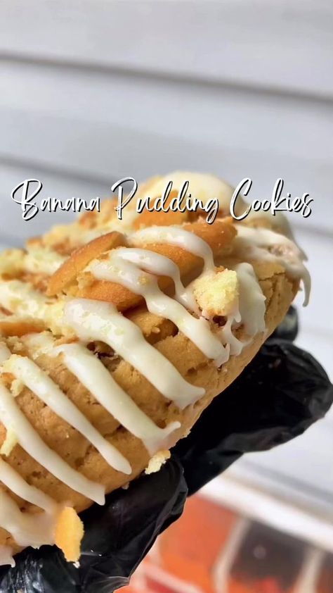 Bannan Pudding Cookies, Banana Pudding Cookies Recipes, Banana Pudding Cookies, Pudding Cookies Recipes, Best Banana Pudding, Crumbl Cookies, Cookie Bakery, Pudding Cookies, Gourmet Cookies