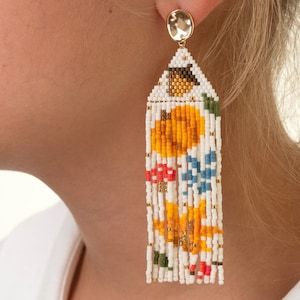 Fall Beaded Earrings with fringe PDF pattern. Seed Bead Fringe Earrings, Bead Fringe Earrings, Fall Bead, Bead Fringe, Bead Loom Bracelets, Beaded Fringe, Brick Stitch, Fringe Earrings, Loom Beading