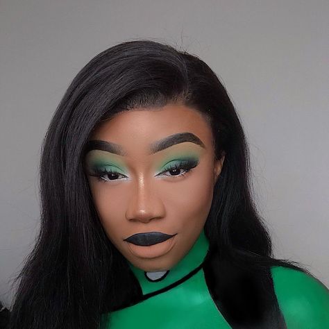 Fatimah with a ‘h’ on Instagram: “Since green is my favourite colour at the moment I thought to kick off my Halloween series I’d start off with Shego!! Did you watch Kim…” 90s Halloween Costumes, Girl Halloween Costumes, Creepy Halloween Makeup, Halloween Makeup Diy, 90s Halloween, Hot Halloween Outfits, Halloween Costumes College Girls, Clever Halloween Costumes, Holloween Costume