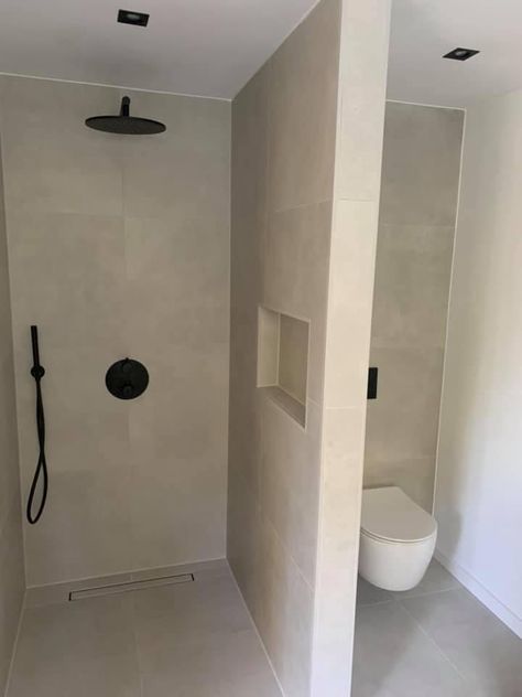 Klein Toilet, Toilet And Bathroom Design, Ideas Baños, Bathroom Design Styles, Washroom Design, Bathroom Redesign, Small Bathroom Makeover, 아파트 인테리어, Toilet Design