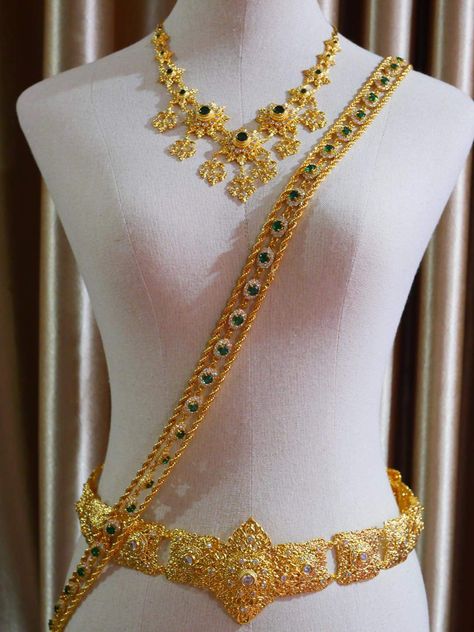 Saree Chain, Cambodian Wedding Dress, Leg Jewelry, Maharashtrian Jewellery, Cambodian Wedding, Thai Wedding Dress, Fancy Accessories, Gold Jewelry Stores, Jewellery Sketches