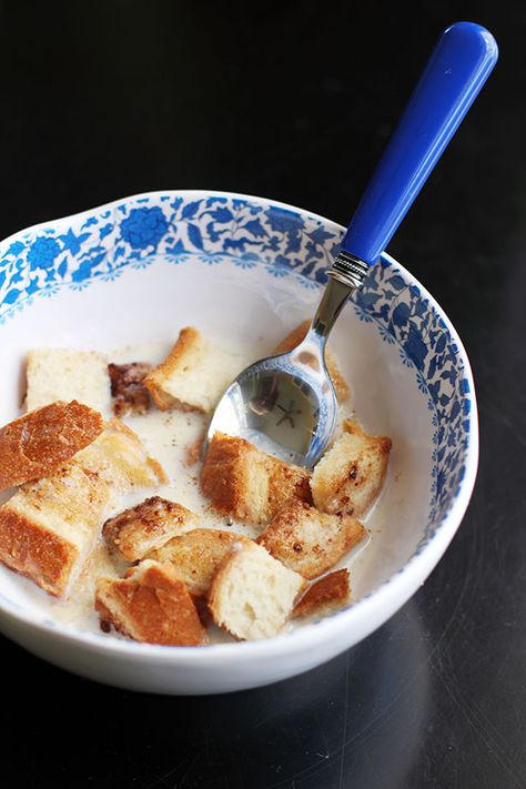 Sweet Milk Toast Recipe from @janemaynard - A delicious and easy breakfast! Milk Toast Old Fashion, Milk Toast Recipe, Homemade White Bread, Sweet Milk, Breakfast Casseroles, Breakfast Sweets, Breakfast Toast, Toast Recipes, Breakfast Recipe