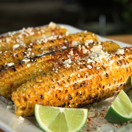 Elote (Mexican Grilled Corn) Recipe Corn In Air Fryer, Corn Air Fryer, Mexican Corn On Cob, Easy Corn Recipes, Grilled Corn Recipes, Grilled Corn On The Cob, Mayo Salad, Salad Avocado, Mexican Corn