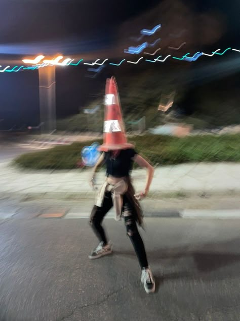 Cone Hat, Traffic Cone, Funny Poses, Friend Poses Photography, Aesthetic People, 웃긴 사진, Friend Poses, Grunge Photography