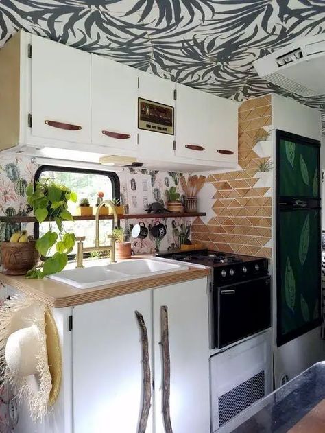 Airstream Glamping, Camper Remodel Ideas, Rv Kitchen Remodel, Diy Camper Remodel, Kitchen Remodel Cost, Rv Kitchen, Rv Makeover, Rv Renovations, Camper Remodel