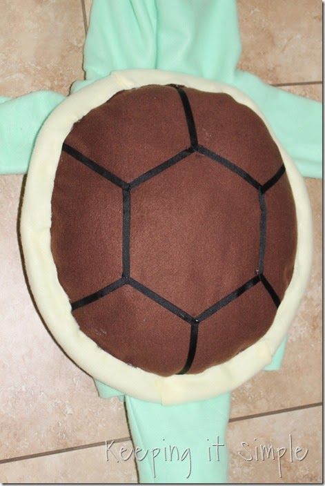 DIY Pokemon Squirtle Costume (8) Pokemon Costumes Diy, Halloween Pallet Projects, Squirtle Costume, Pikachu Halloween Costume, Pokemon Halloween Costume, Teenage Mutant Ninja Turtles Costume, Turtle Costume, Diy Pokemon, Pokemon Costumes