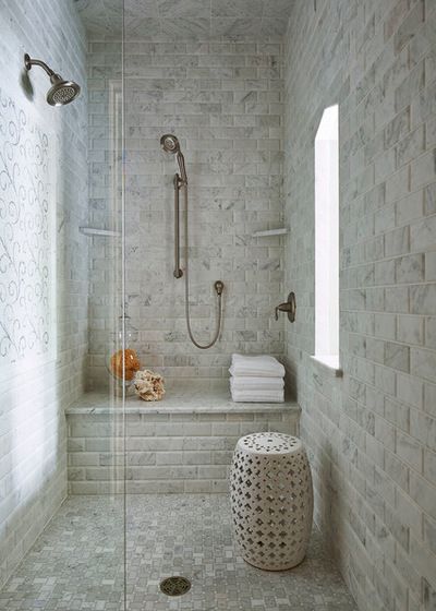 Traditional Bathroom by Martha O'Hara Interiors Restroom Ideas, Small Bathroom With Shower, Marble Showers, Bad Inspiration, Shower Bench, Bathroom Shower Tile, Bad Design, Marble Bathroom, Shower Remodel