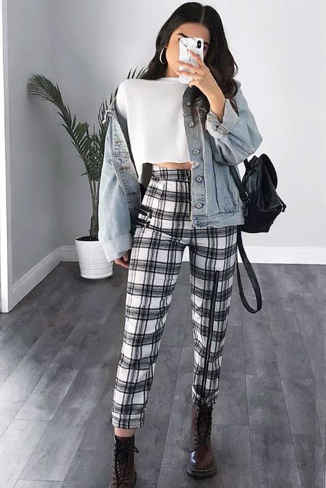 How To Style Plaid Pants, Plaid Pants Outfit, Saree Style, Plaid Outfits, Outfit Jeans, Tops Fashion, Plaid Fashion, Mode Inspo, Plaid Pants