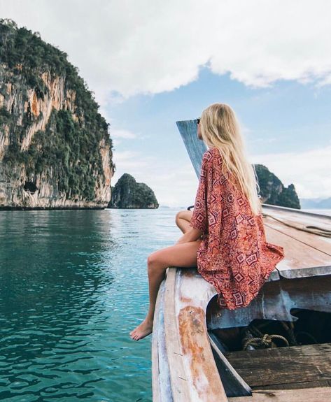 Daydreaming about the incredible views in Thailand  #phiphi #island #travel #shopthebohonation Octopath Traveler, Dream Places, Foto Tips, In The Ocean, Travel Goals, Travel Inspo, Oh The Places Youll Go, Dream Destinations, Vacation Outfits